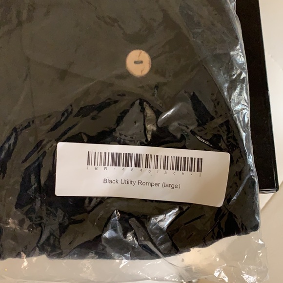 NWT JLUXLABEL Black Utility Romper - Picture 13 of 13